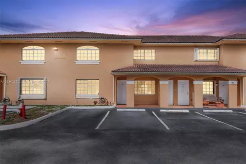 7873 W 36th Ave #103, Hialeah, FL 33018