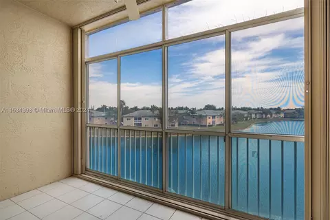 7902 Trent Dr #409, Tamarac, FL 33321