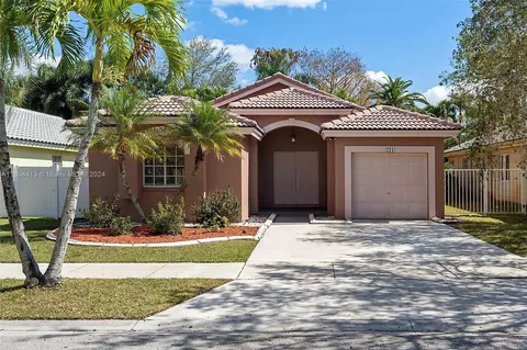 231 SW 203rd Ave, Pembroke Pines, FL 33029