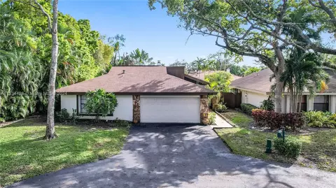 4706 N 40th St, Hollywood, FL 33021