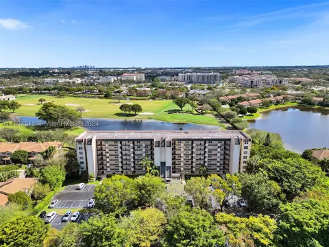 3300 W Rolling Hills Cir #208, Davie, FL 33328