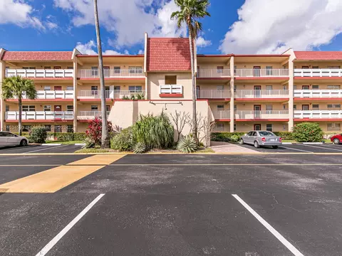 1025 Country Club Dr #201, Margate, FL 33063