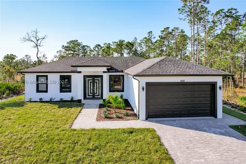 926 Bolivia Dr, Lehigh Acres, FL 33974