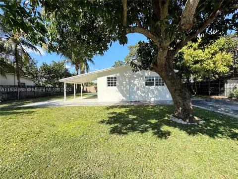 1071 NE 211th Ter, Miami, FL 33179