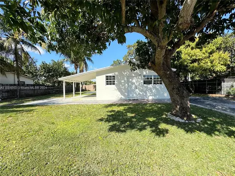 1071 NE 211th Ter, Miami, FL 33179