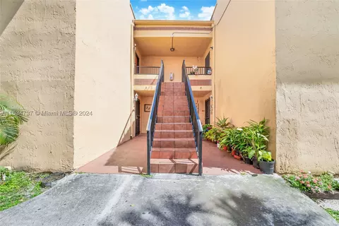 10893 NW 7th St #13-27, Miami, FL 33172
