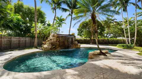 18150 SW 77th Ave, Palmetto Bay, FL 33157