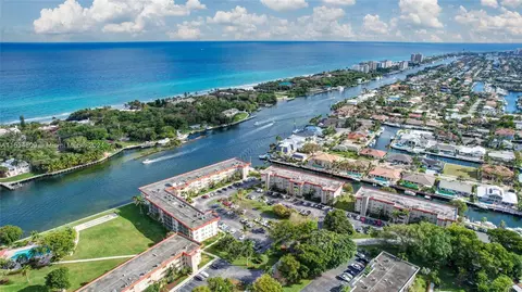 3050 NE 48th Ct #204, Lighthouse Point, FL 33064