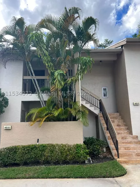 4517 NW 20th St #487, Coconut Creek, FL 33066