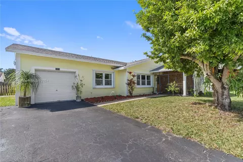 1724 N Curlew Ln, Homestead, FL 33035