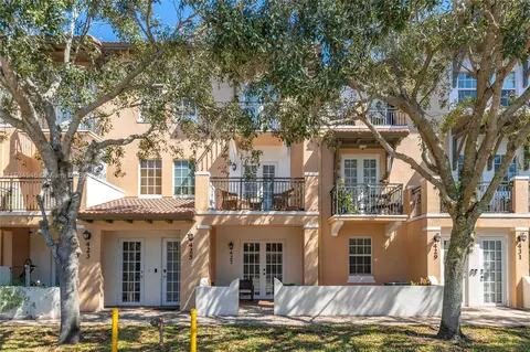 427 SW 147th Ave #104, Pembroke Pines, FL 33027