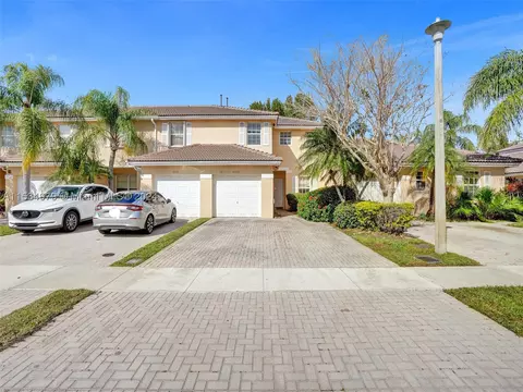 8929 NW 53rd St, Sunrise, FL 33351