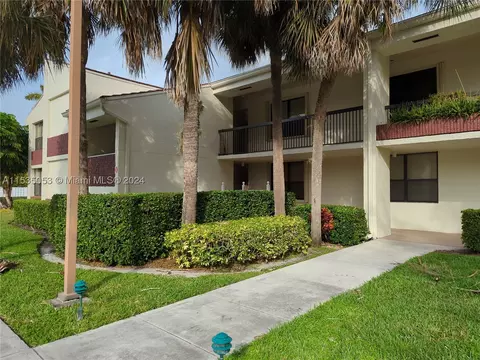 7300 NW 1st St #102, Plantation, FL 33317