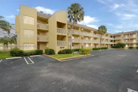 6070 NW 64th Ave #302, Tamarac, FL 33319