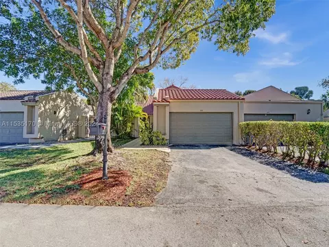 336 Patio Village Ter, Weston, FL 33326