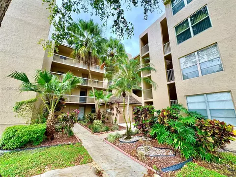 9420 Tangerine Pl #103, Davie, FL 33324