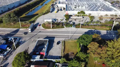 32 Nd Ave, Miami, FL 33147