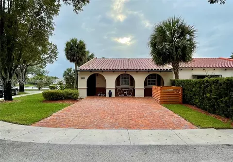 7008 Holly Rd, Miami Lakes, FL 33014 photo 1