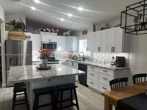10054 NW 127th Ter, Hialeah Gardens, FL 33018
