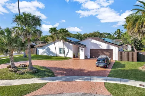13621 SW 109th St, Miami, FL 33186
