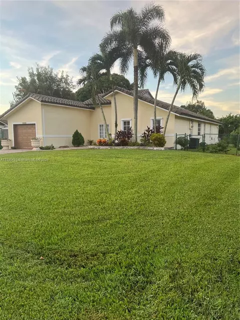 11520 NW 27th Ct, Plantation, FL 33323