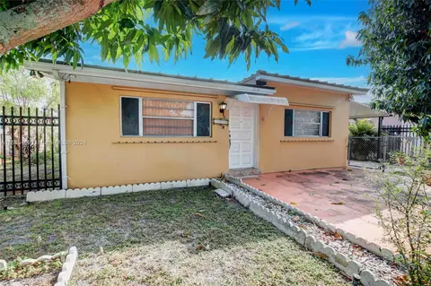Exterior - 1355 W 2nd Ave, Hialeah, FL 33010 photo 8 of 8