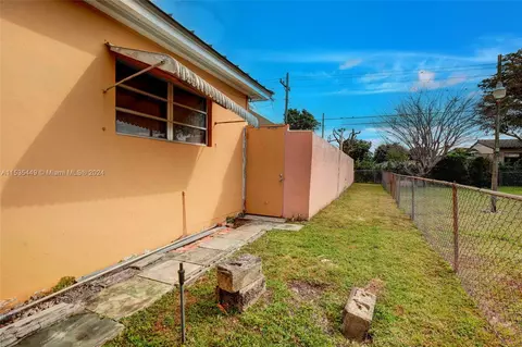 Exterior - 1355 W 2nd Ave, Hialeah, FL 33010 photo 2 of 8