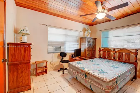 Bedroom - 1355 W 2nd Ave, Hialeah, FL 33010 photo 10 of 11