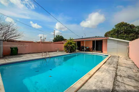 Exterior - 1355 W 2nd Ave, Hialeah, FL 33010 photo 5 of 8