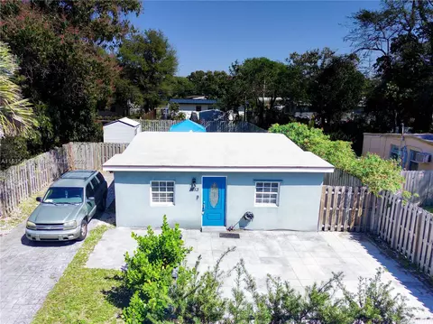 1653 Lauderdale Manor Dr, Fort Lauderdale, FL 33311