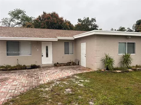 7815 SW 8th St, North Lauderdale, FL 33068