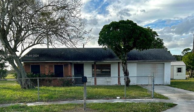106 Hilton Dr, Fort Pierce, FL 34946