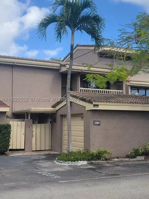 2009 Saint Andrews Rd #125, Hollywood, FL 33021