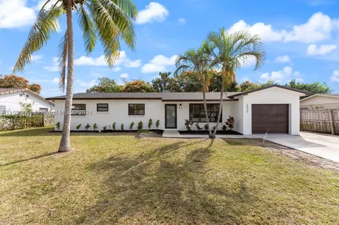 3030 Angler Dr, Delray Beach, FL 33445