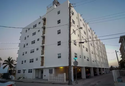 901 S Surf Rd #206, Hollywood, FL 33019