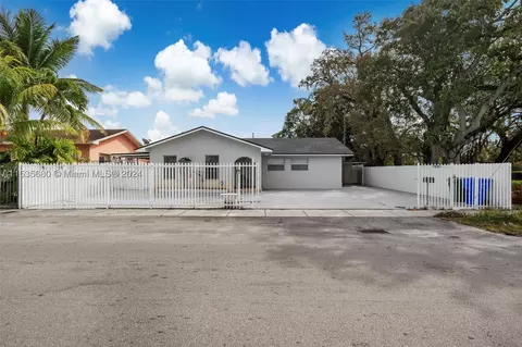 4500 NW 4th St, Miami, FL 33126