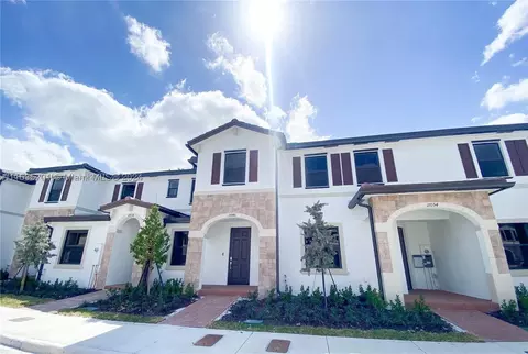 11046 W 32nd Ln #11046, Hialeah, FL 33018