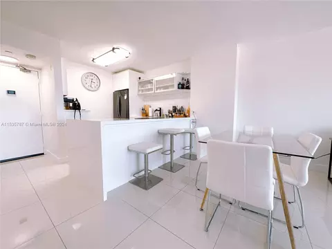 20379 W Country Club Dr #537, Aventura, FL 33180