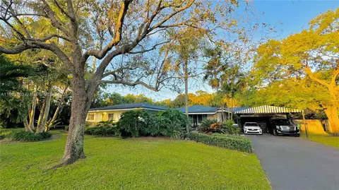 13560 SW 77th Ct, Pinecrest, FL 33156