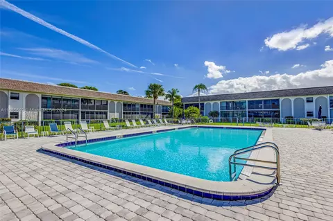 Exterior - 755 S Saturn St #E201, Jupiter, FL 33477 photo 10 of 11
