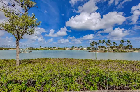 Exterior - 755 S Saturn St #E201, Jupiter, FL 33477 photo 5 of 11