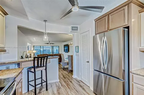 Kitchen - 755 S Saturn St #E201, Jupiter, FL 33477 photo 6 of 7
