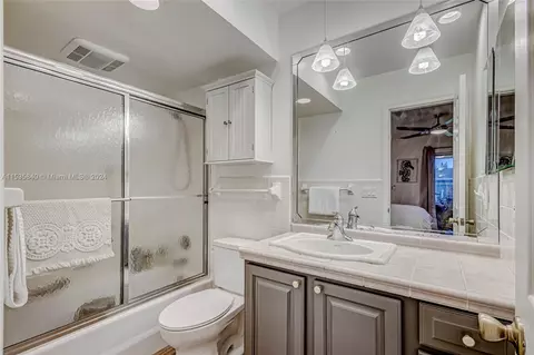 Bath - 755 S Saturn St #E201, Jupiter, FL 33477 photo 2 of 6