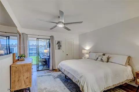 Bedroom - 755 S Saturn St #E201, Jupiter, FL 33477 photo 3 of 7