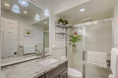 Bath - 755 S Saturn St #E201, Jupiter, FL 33477 photo 5 of 6