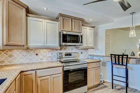Kitchen - 755 S Saturn St #E201, Jupiter, FL 33477 photo 5 of 7