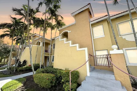 7910 NW 7th St #203, Pembroke Pines, FL 33024