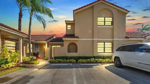 6249 NW 170th Ter, Hialeah, FL 33015