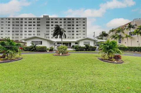 2634 NE 11th Ct, Fort Lauderdale, FL 33304