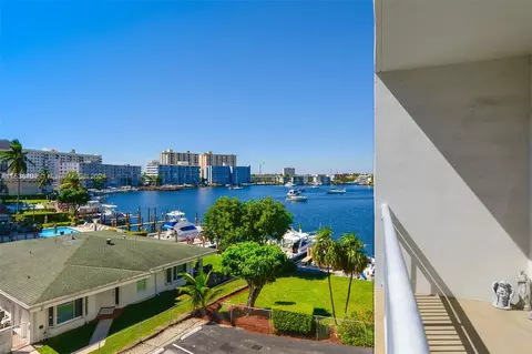 126 Golden Isles Dr #42A, Hallandale Beach, FL 33009